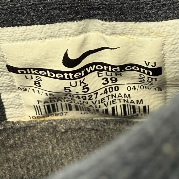 L@@k 🔥 Nike Roshe Run FlyKnit Navy Blue (704927-400) - Size 8 Women - Picture 11 of 11